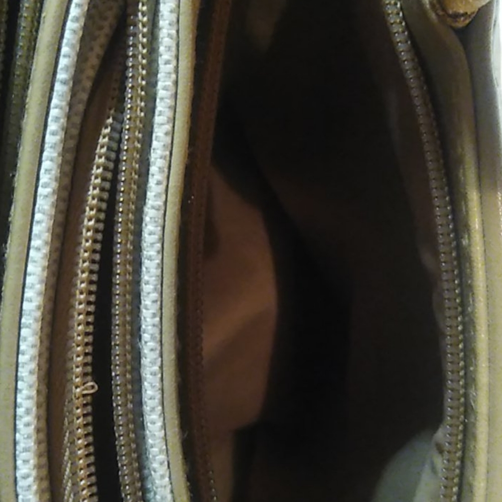 Handbag - Picture 6 of 10